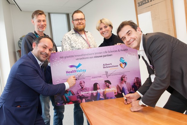 ondertekening, Health Valley, cheque, RvB, innovatie